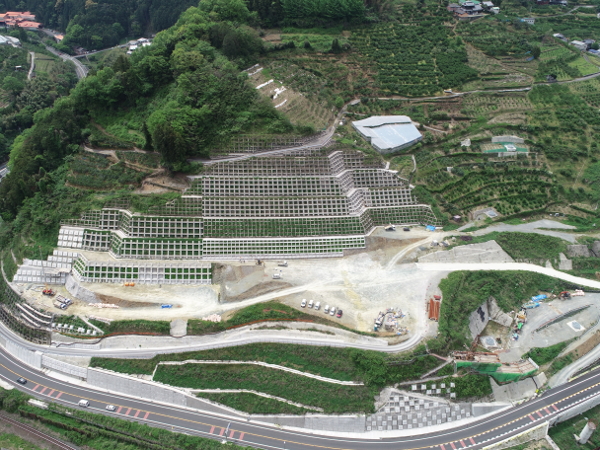 地域高規格道路整備工事